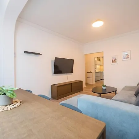 Gem - Cosy, Spacious & Close To The Apartment