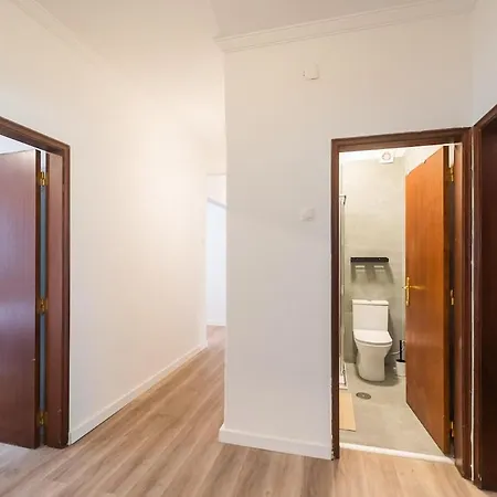 Gem - Cosy, Spacious & Close To The